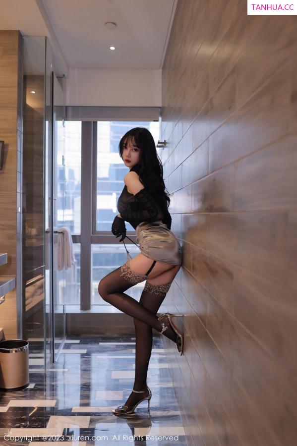 玥儿玥  [XiuRen]高清写真图 2023.06.30 No.7004 玥儿玥er 黑丝美腿第10张图片